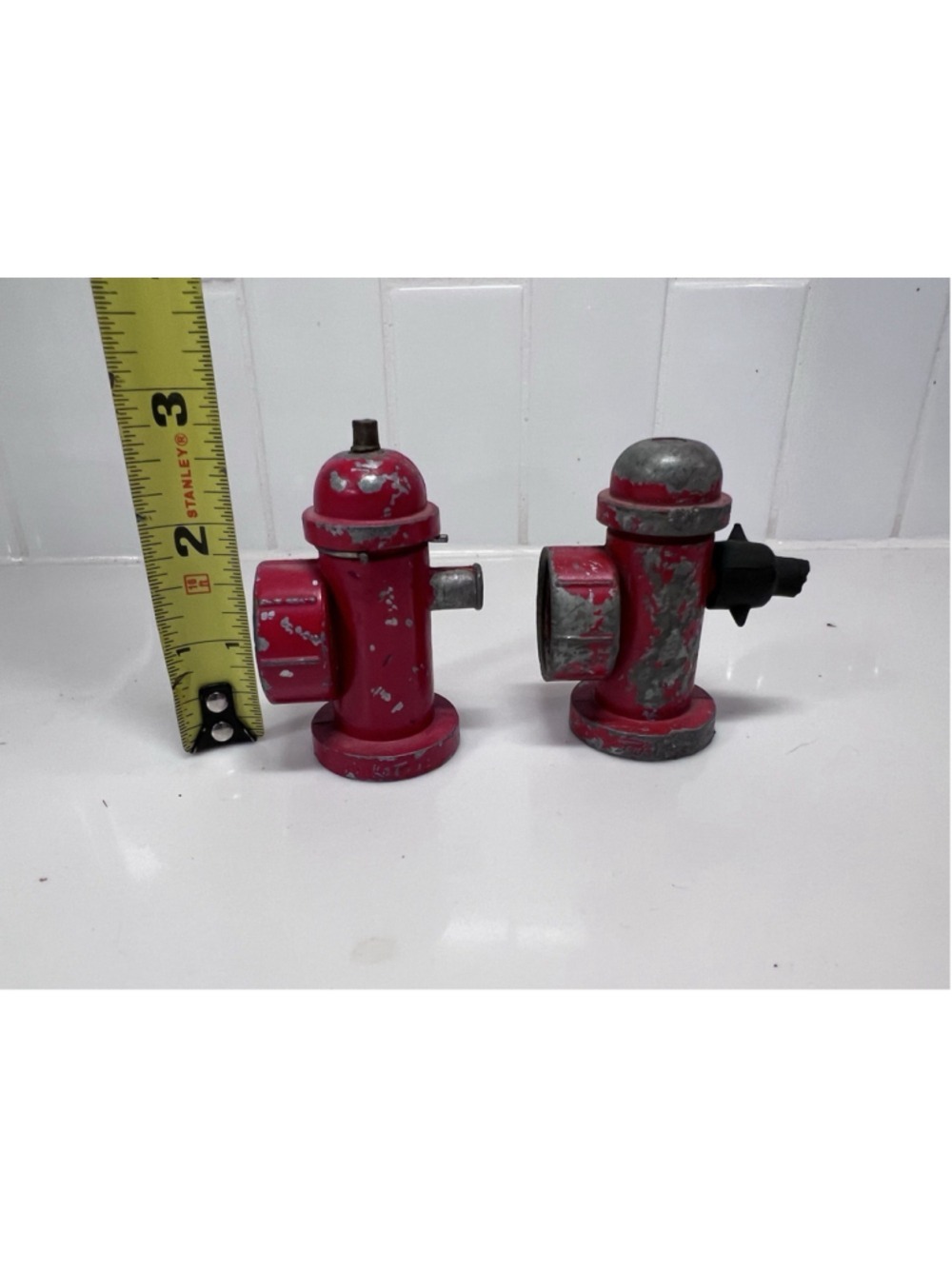 Vintage Diecast Tonka Fire Hydrant Set Of 2 1950s - Picture 2 of 5